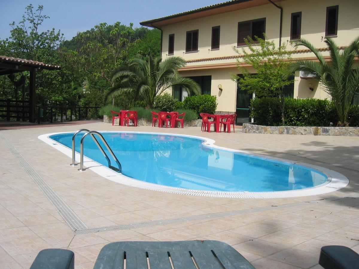 Hotel Chiar Di Luna Laino Borgo Bagian luar foto