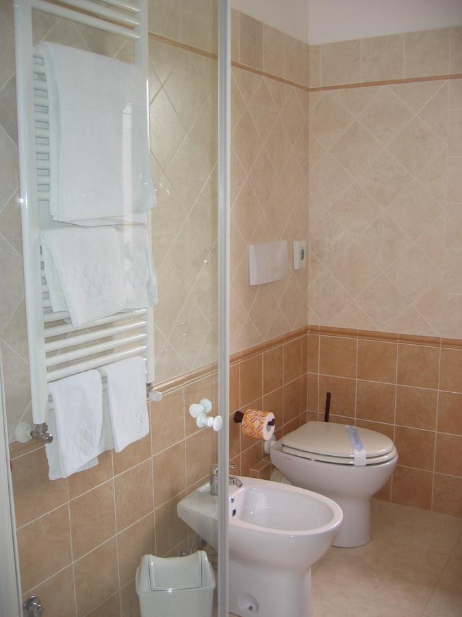 Hotel Chiar Di Luna Laino Borgo Bagian luar foto